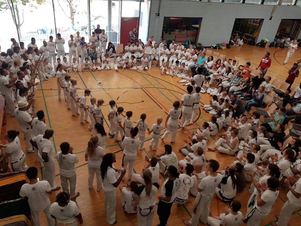Portal de Capoeira Entusiasta de la capoeira, estudiante japonesa se destaca en el concurso de oratoria en Curiosidades sobre la ciudadanía portuguesa  