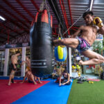Ataques de salto para Muay Thai
