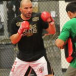 Glover Teixeira avalia or mata-leão que chocou or povo no UFC 275